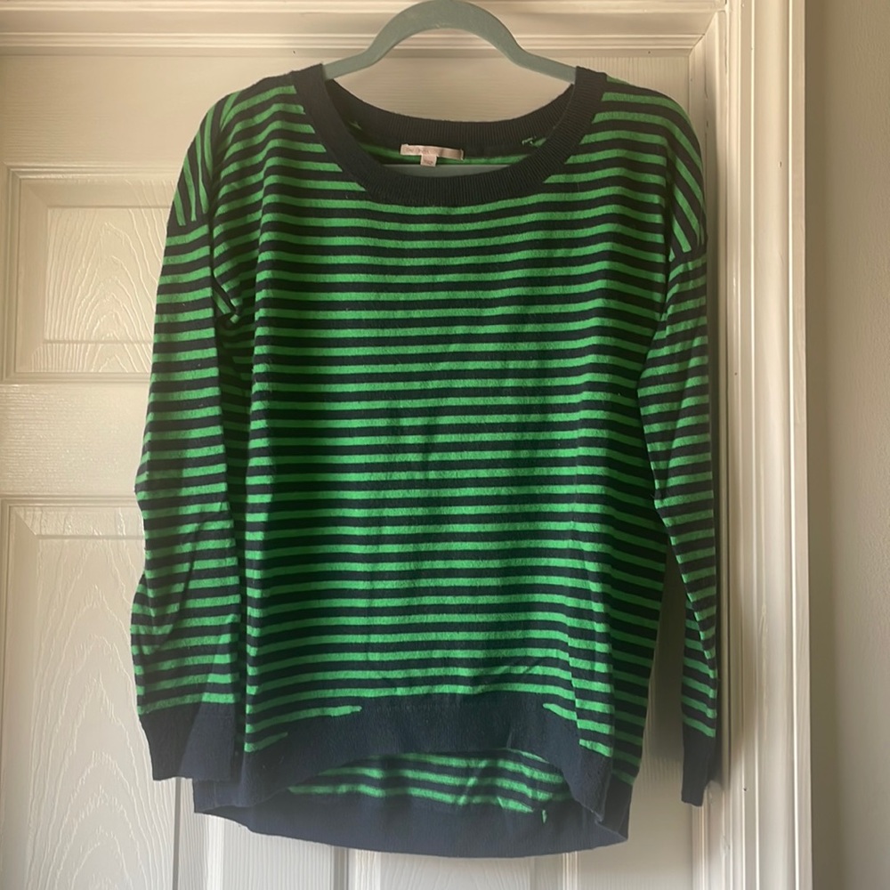 Gap sweater